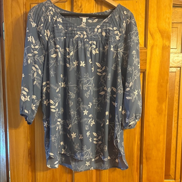 LC Lauren Conrad Tops - LC Lauren Conrad Blue Floral Blouse